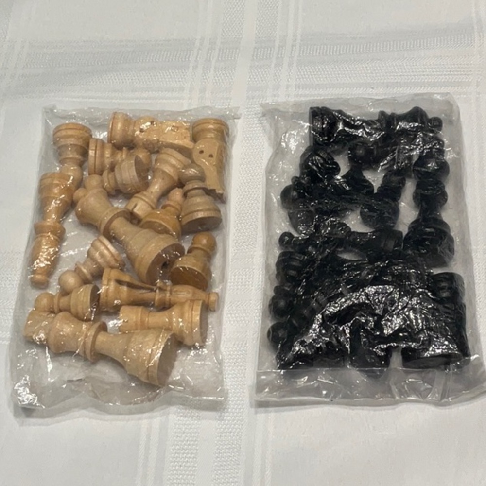 Wooden Chess Pieces Set